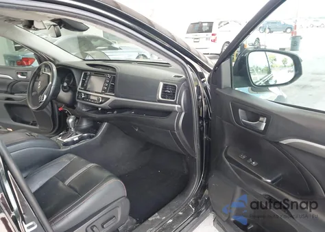 2019 Toyota Highlander Se z USA, uszkodzony, nr VIN 5TDJZRFHXKS615019